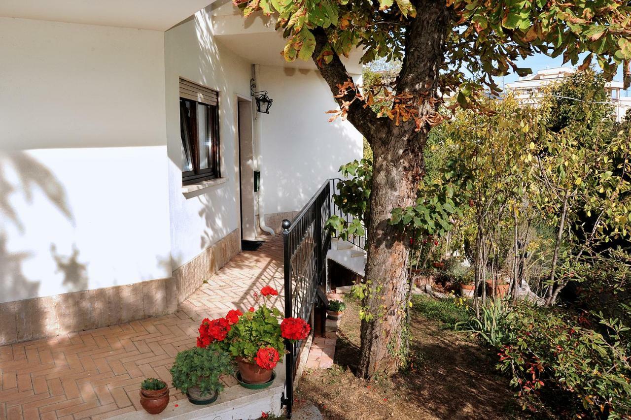 A Casa Di Galdino E Vittorianna Apartment LʼAquila Екстериор снимка